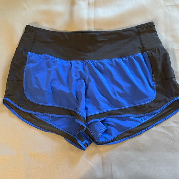 Lululemon running shorts, blue and black, size 8 - Picture 1 of 5